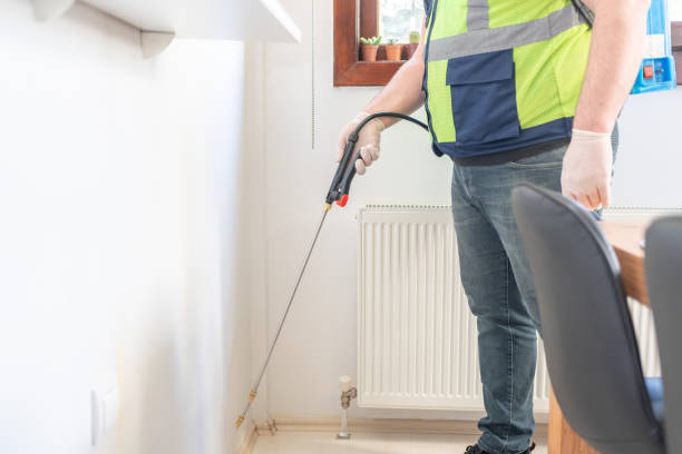 Best Pest Removal Services  in Cedar Falls, IA